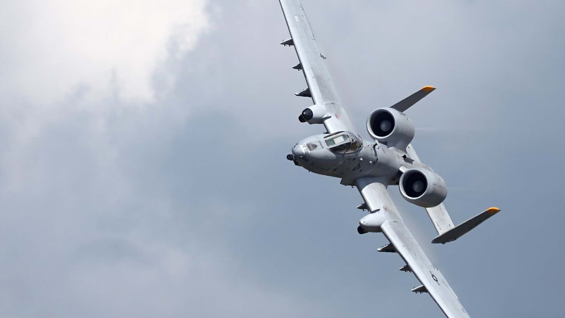 乐鱼官方登录入口-拉齐奥强化右路通道形成配合支点