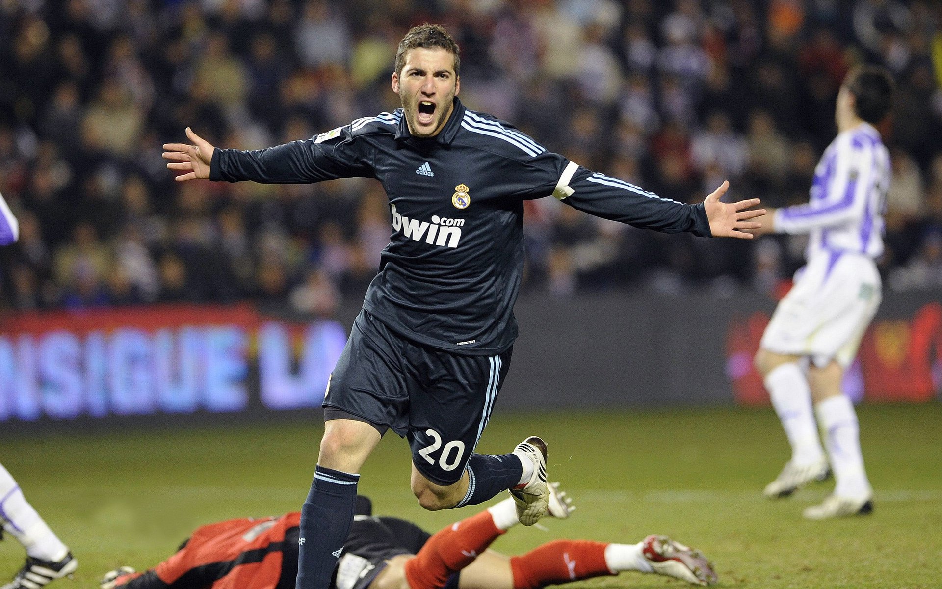 乐鱼体育平台-《王者荣耀》年度最强战队评选激烈，玩家投票热火朝天，王者荣耀最强战队的名字是什么